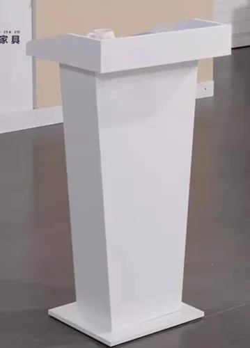 演讲台 · 白色平头